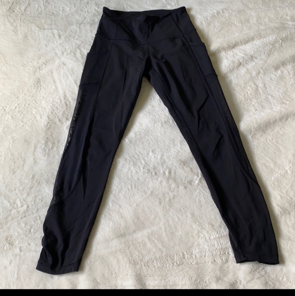Looking for these lulu lemon mesh siding pants - Picture 3 of 4